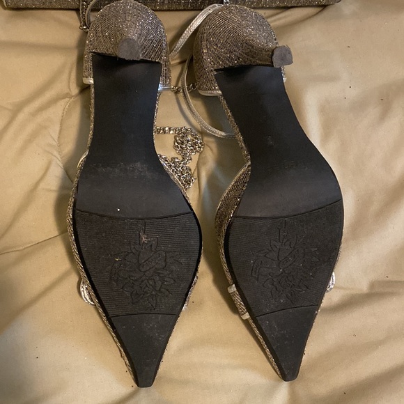 J Renee’ dress shoes 9.5 M and matching evening bag. Worn once. - Picture 10 of 11